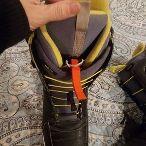 Burton Moto Imprint 1 Snowboard Boots men's size 11 (Black/white/green/orange).
